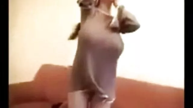 The couple used sexe avec une naine to have sex in the garden