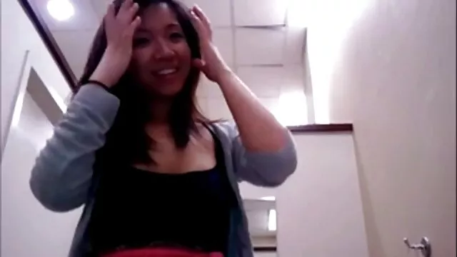 Young ebony girl tries to please a bald guy's dick video x naine