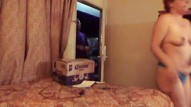 Furious boyfriend gives anal to film porno avec nain Asian