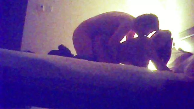 Busty brunette masterfully swallows cock film porno avec des nains and streams of cum