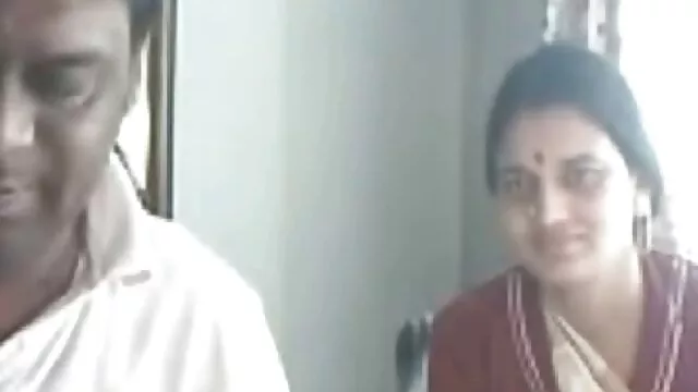 The porno avec un nain dude met a housewife and dragged her to him