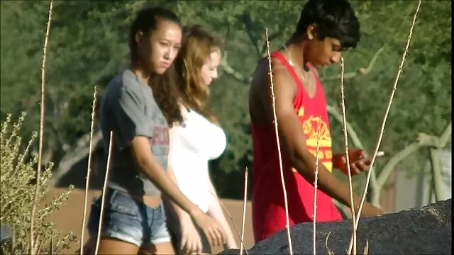 The porno blanche neige et les 7 nains girl had only enough courage for a striptease