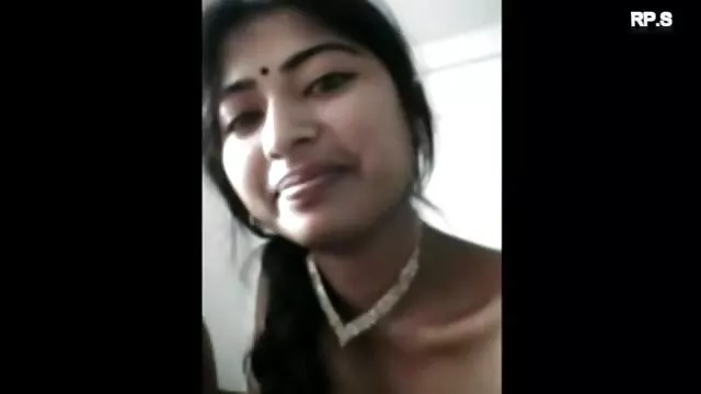 Young bitch gets fucked in two holes with a les nains porno vibrator and a phallus