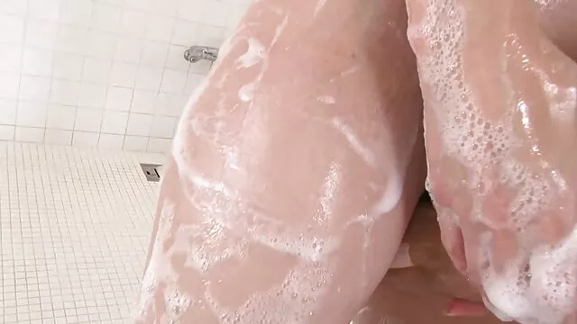 Busty mature sluts lick each others cunt film porno nain