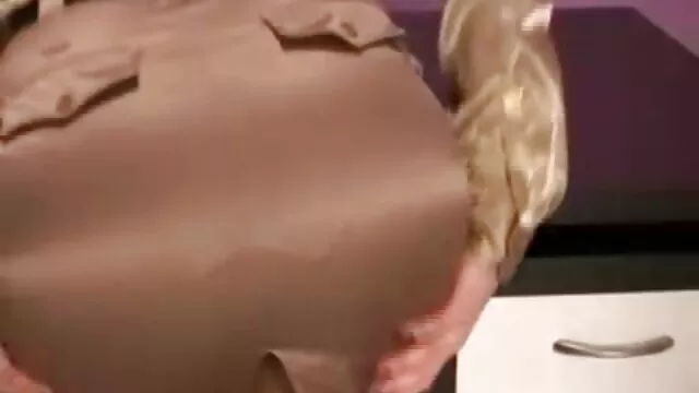 Asian teaches a footjob to blanche neige et les 7 nains porn your friend