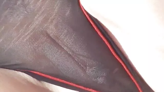 Sloppy les nains porno and deep kissing between two experienced mature porn stars