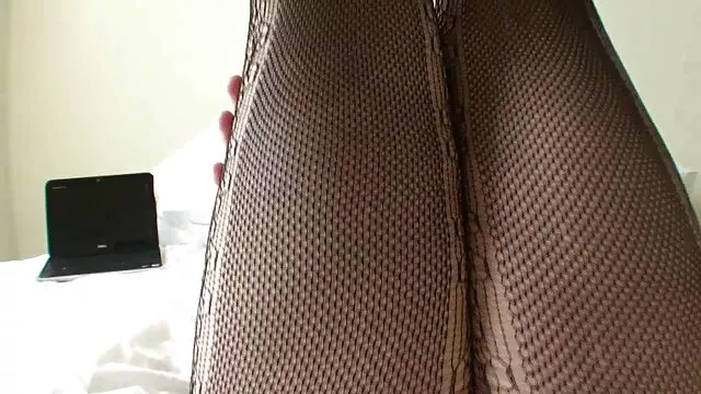 Teen Latina Boy Experiment porno des nains