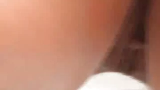 Hot mature video x naine porn star's cunt gets a deep vibrator insertion