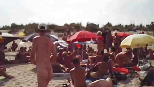 A young porn model drank a cocktail in a bar and went home to a guy to fuck film porno avec des nains