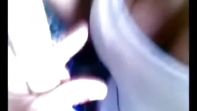 The lady put on gloves to caress her baisee par un nain friend's pussy