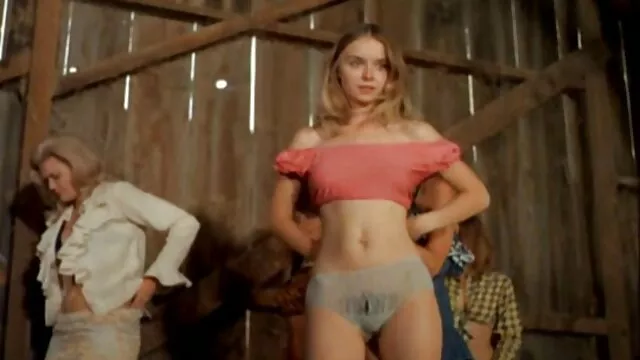 The girls assigned roles to each sex avec naine other and captured the dude