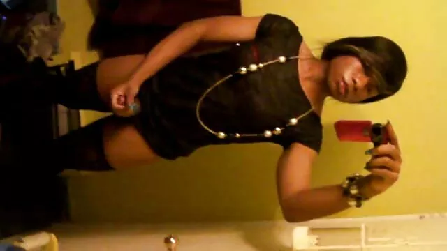 Young ebony amateur loves to fuck sexe des nains with guys and suck their awesome dicks