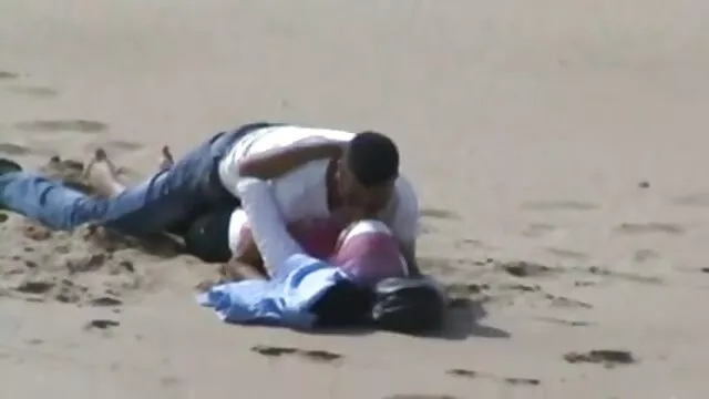 Passion with natural tits obediently gives blowjob before rough vagina fucking film porno avec des nains